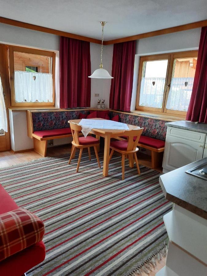 Haus Gmahblick Ferienwonungen Hotel Алпбах Екстериор снимка