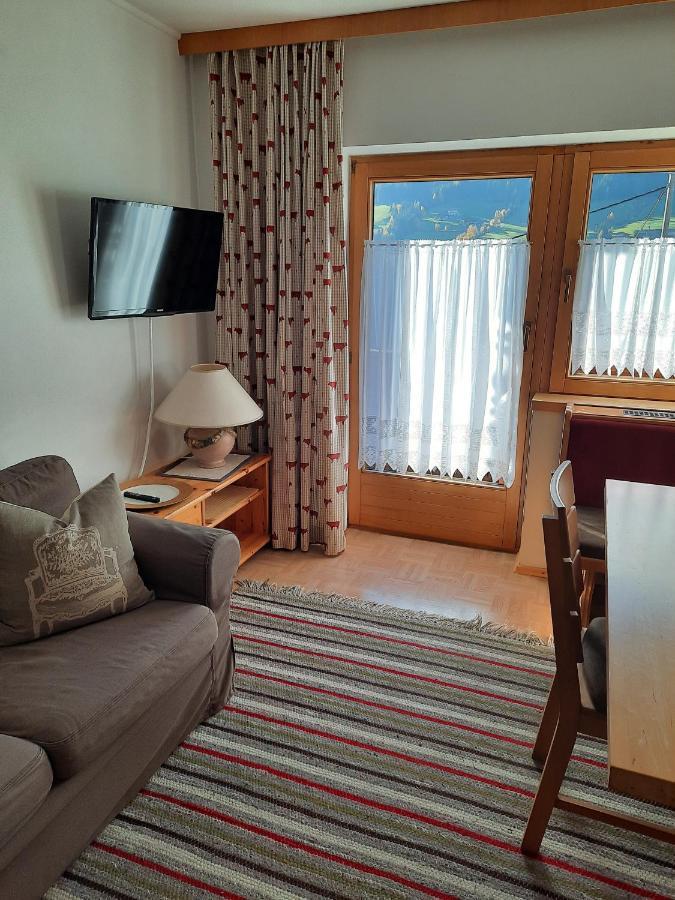 Haus Gmahblick Ferienwonungen Hotel Алпбах Екстериор снимка