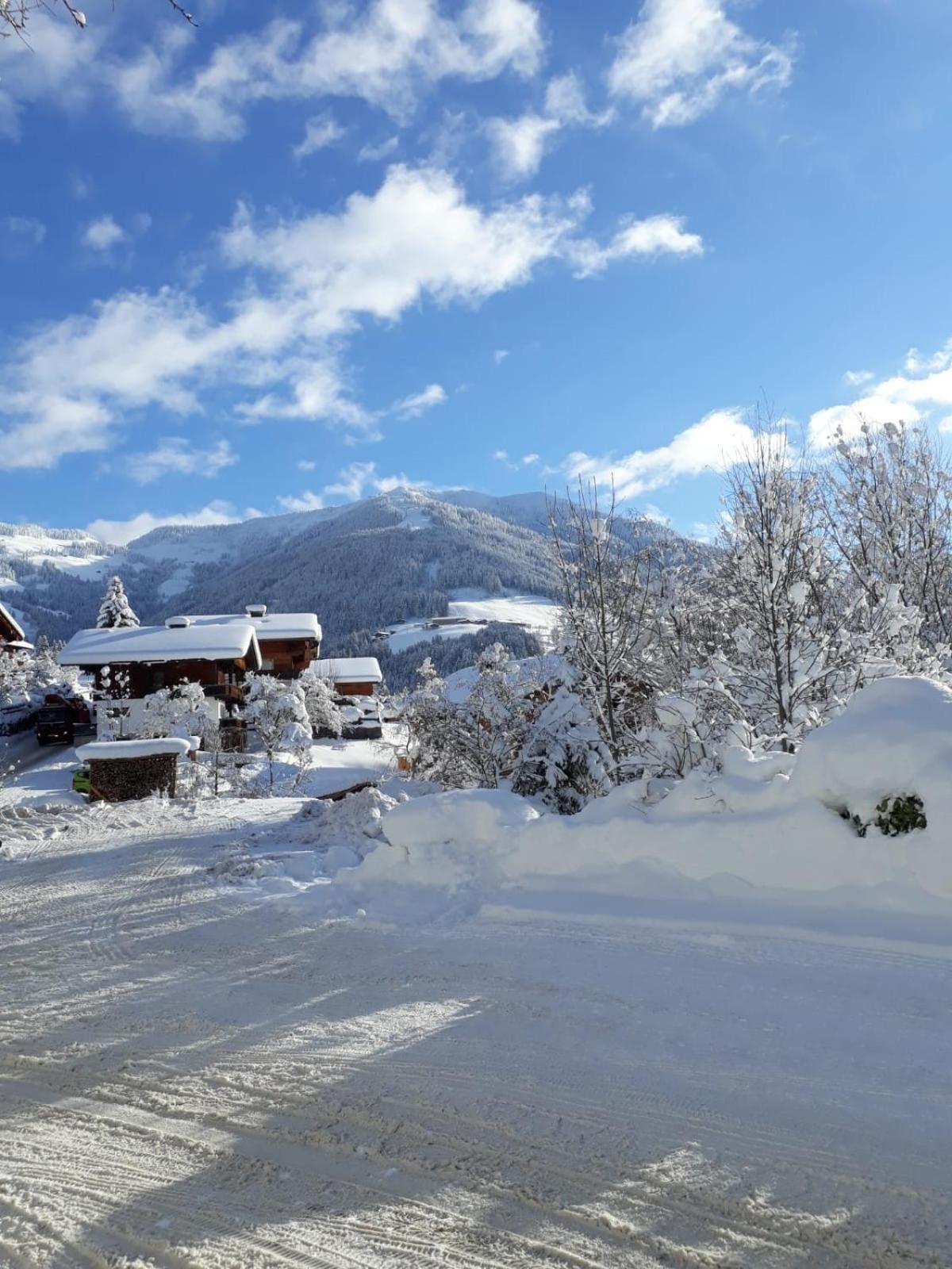 Haus Gmahblick Ferienwonungen Hotel Алпбах Екстериор снимка