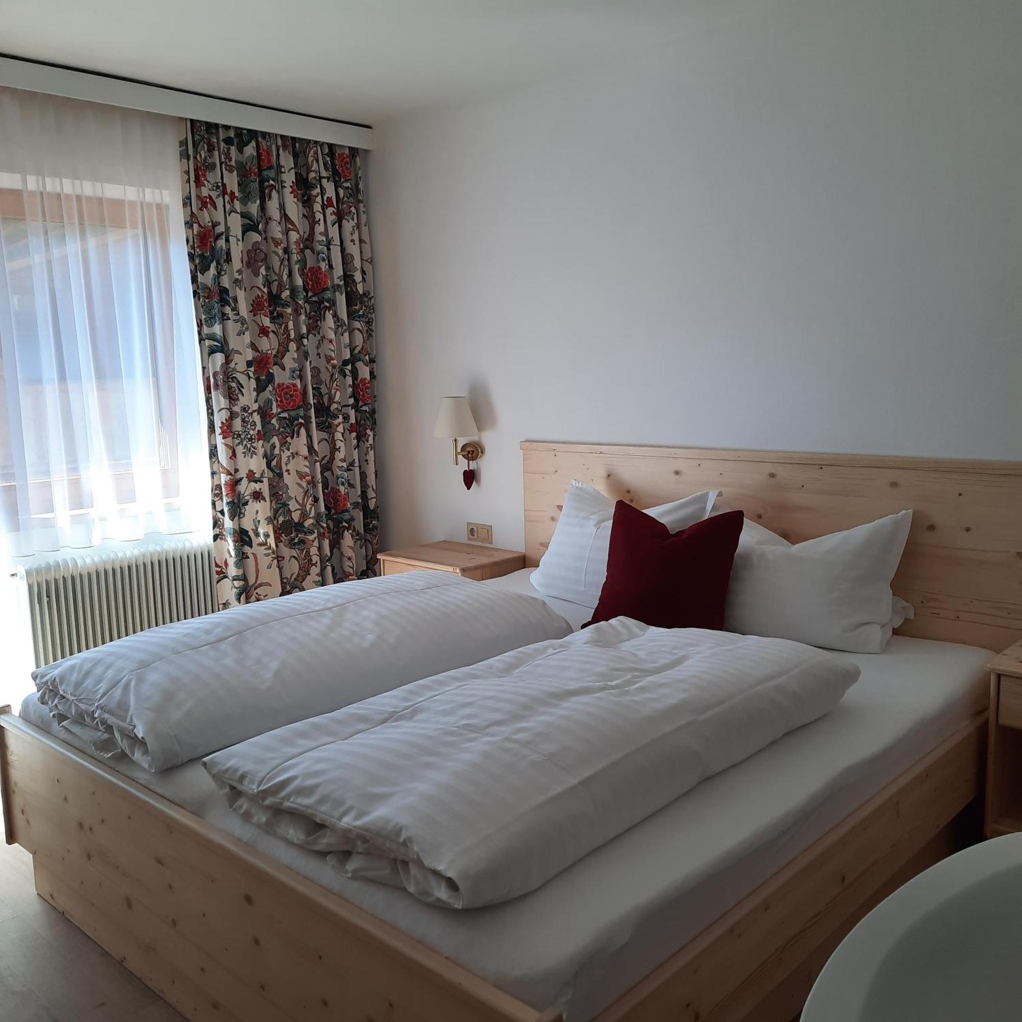 Haus Gmahblick Ferienwonungen Hotel Алпбах Екстериор снимка