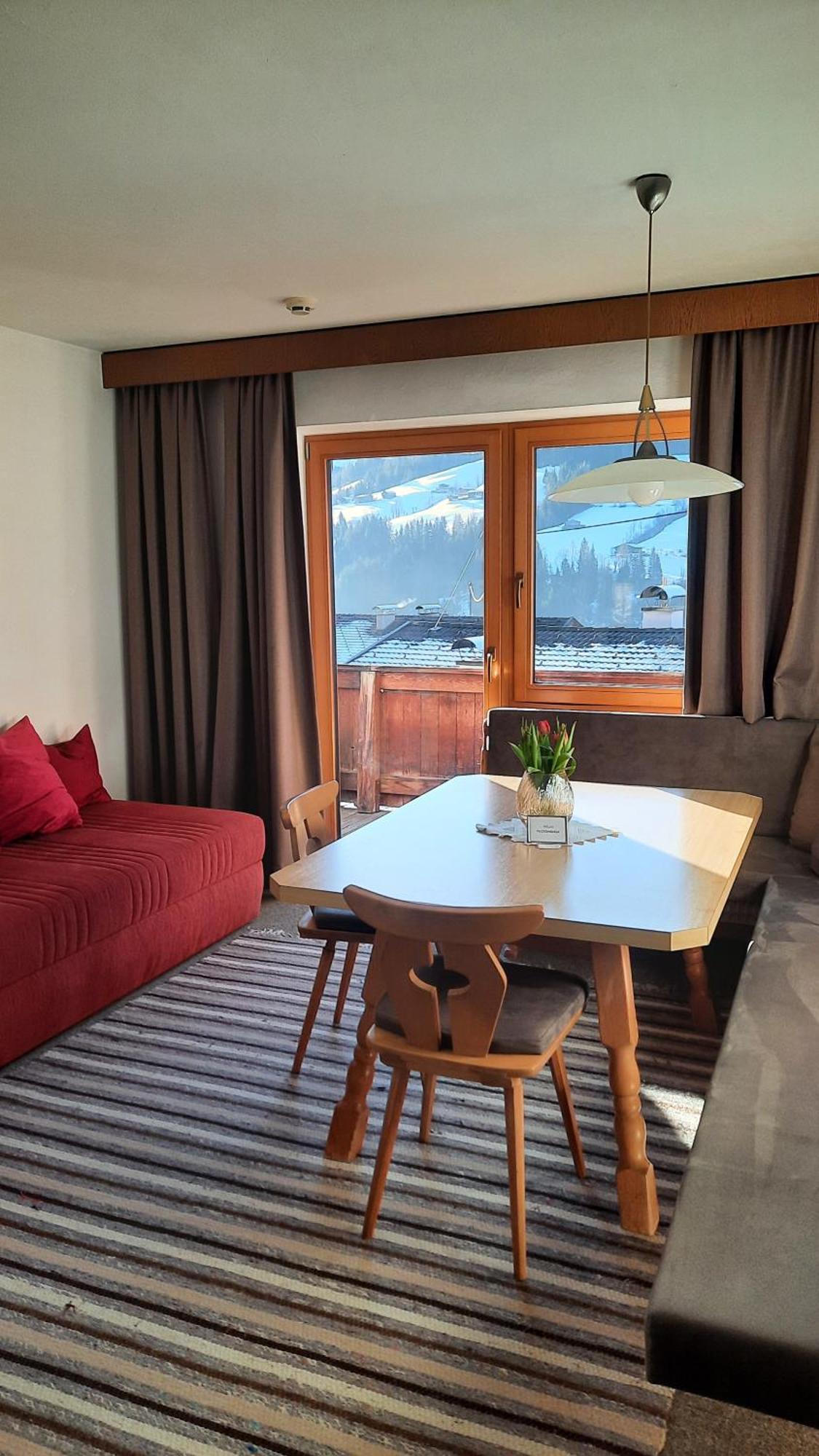 Haus Gmahblick Ferienwonungen Hotel Алпбах Екстериор снимка