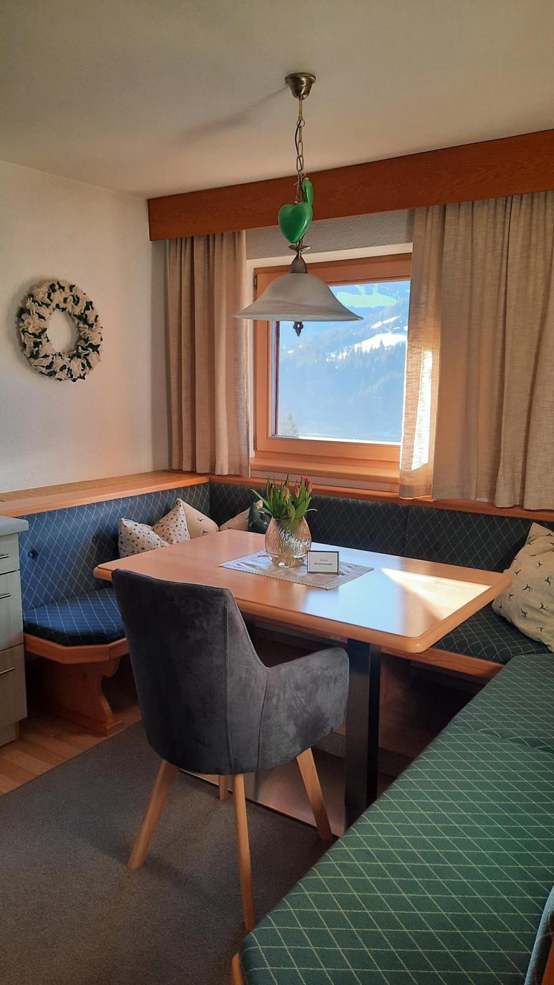Haus Gmahblick Ferienwonungen Hotel Алпбах Екстериор снимка