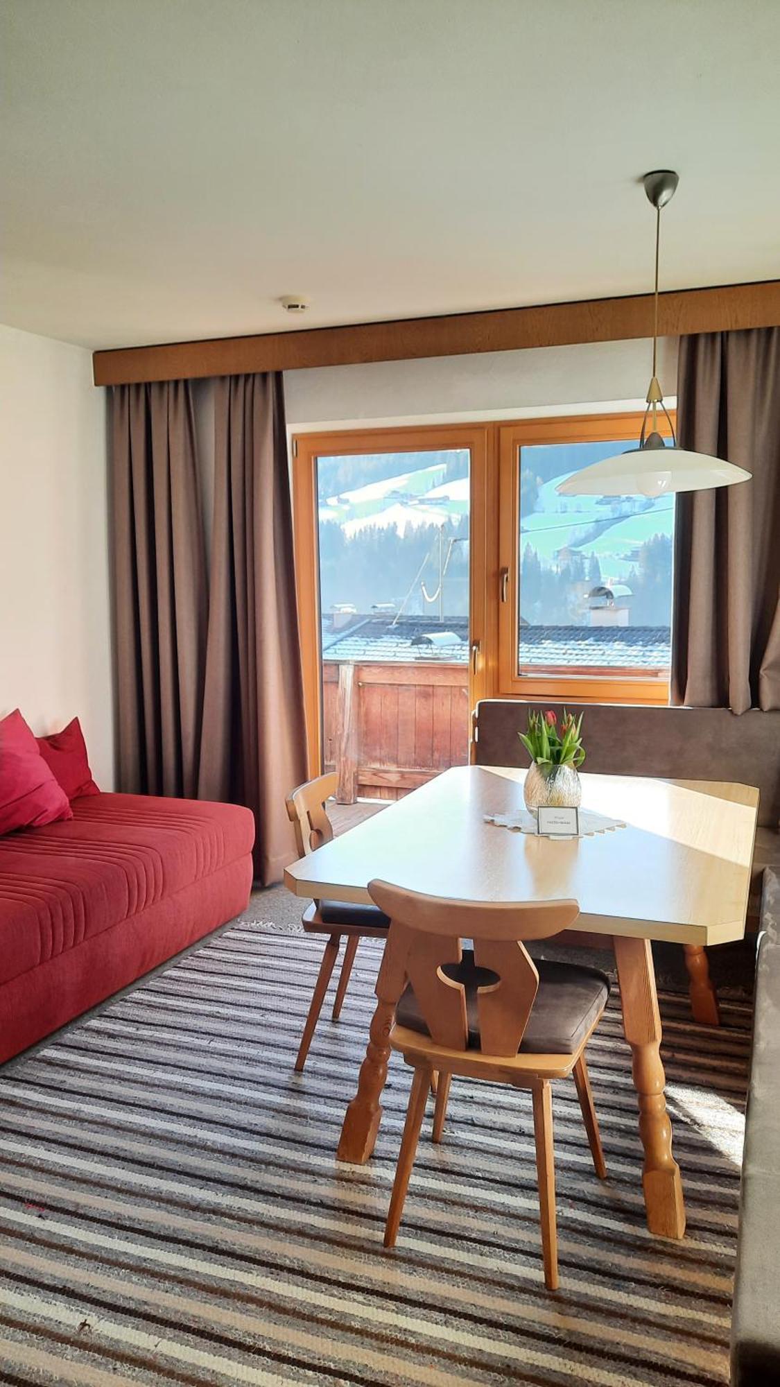 Haus Gmahblick Ferienwonungen Hotel Алпбах Екстериор снимка