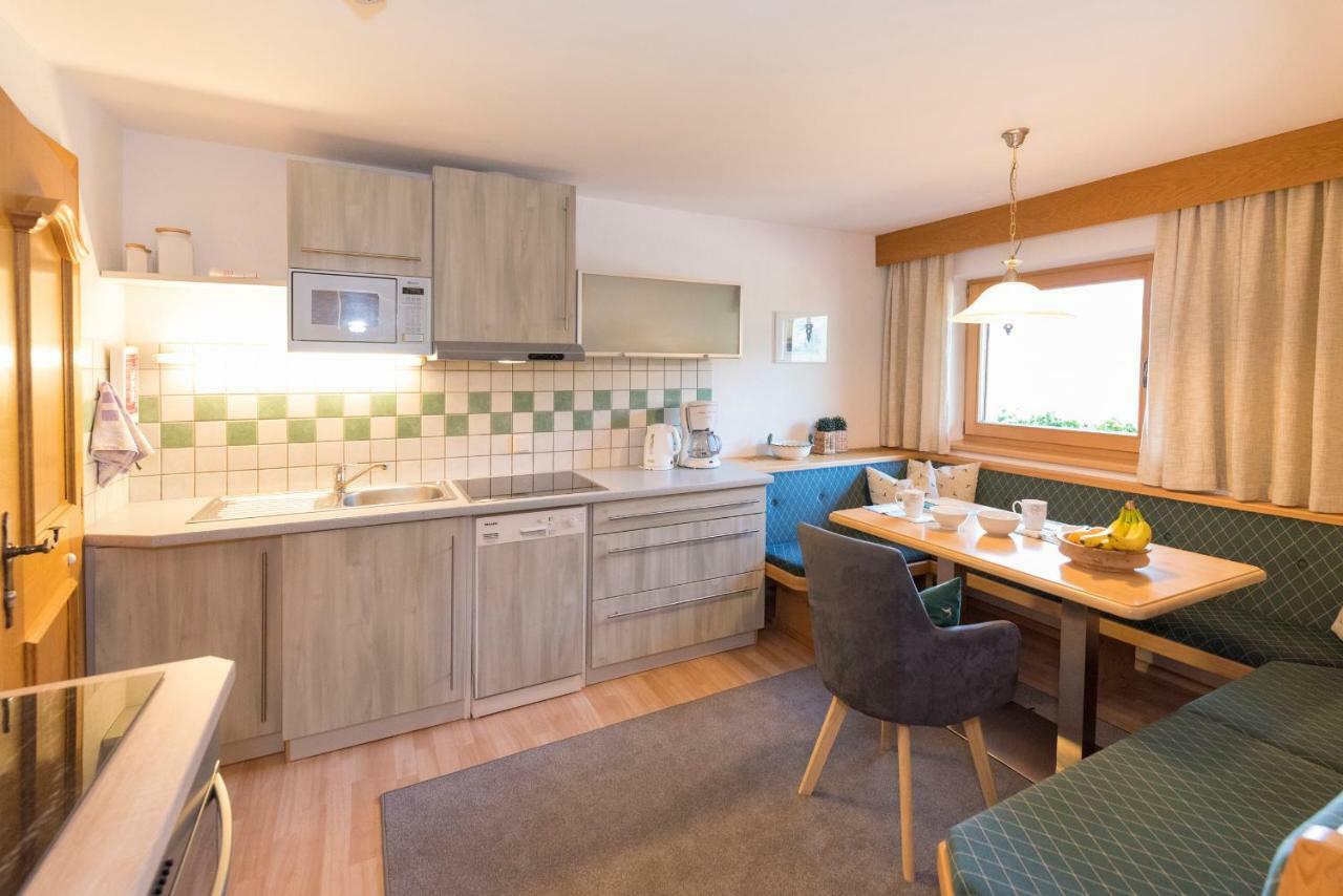 Haus Gmahblick Ferienwonungen Hotel Алпбах Екстериор снимка